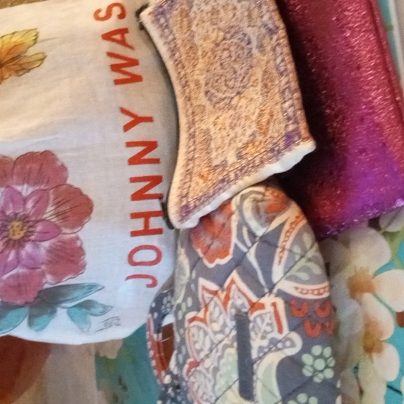 Johnny Was mini tote drawstring bag NWT w/3 beautiful extras !!! - Picture 3 of 4